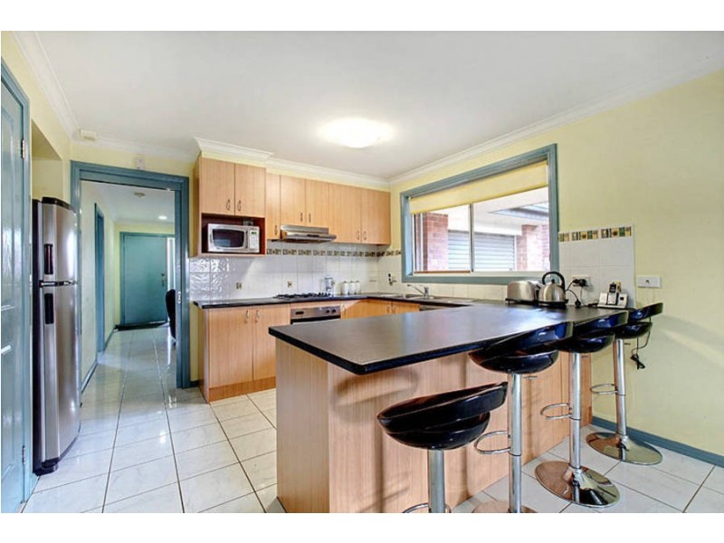 6 Hynes Place, Roxburgh Park VIC 3064