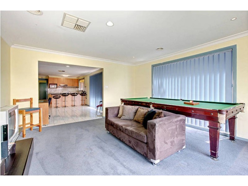 6 Hynes Place, Roxburgh Park VIC 3064