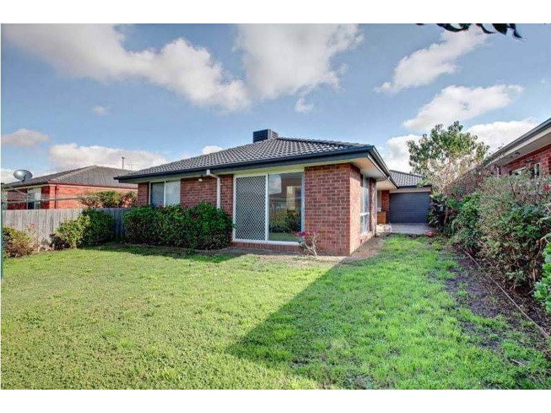 6 Hynes Place, Roxburgh Park VIC 3064