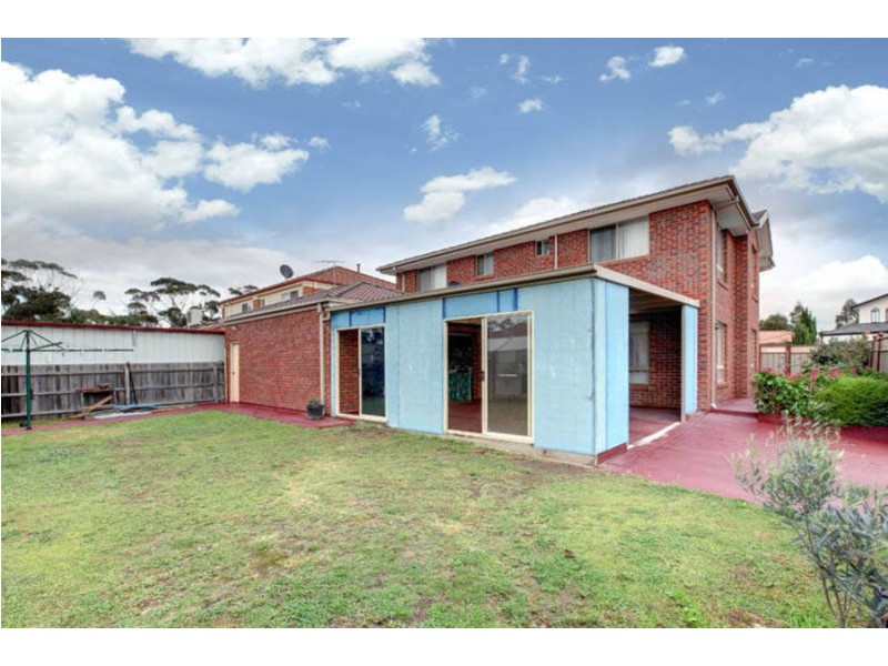 8 Hawker Avenue, Roxburgh Park VIC 3064