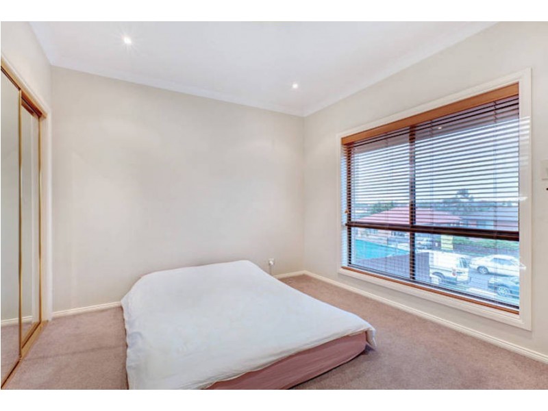 2/8 Bronco Court, Meadow Heights VIC 3048