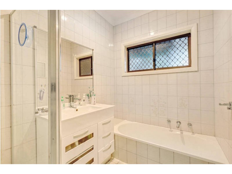 2/8 Bronco Court, Meadow Heights VIC 3048