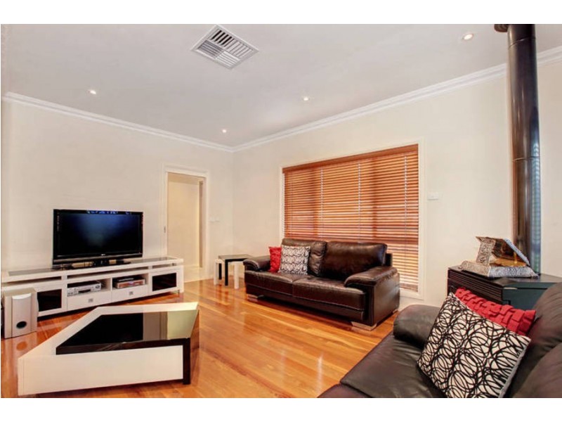 2/8 Bronco Court, Meadow Heights VIC 3048