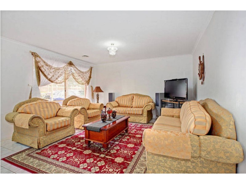 17 Thurmand Court, Roxburgh Park VIC 3064