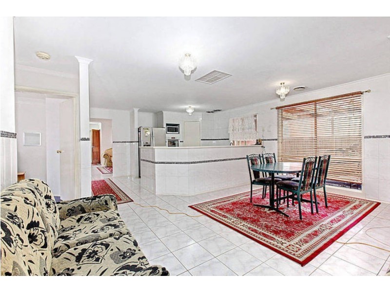 17 Thurmand Court, Roxburgh Park VIC 3064