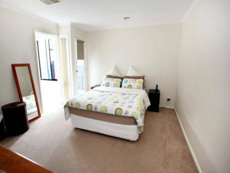 33 Mensa Court, Roxburgh Park VIC 3064