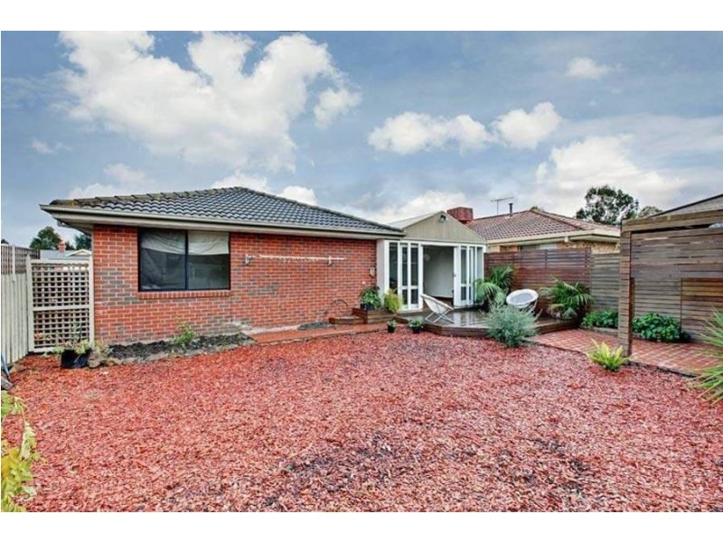 6 Norton Place, Roxburgh Park VIC 3064