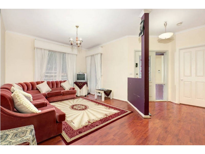 11 Rossiter Avenue, Roxburgh Park VIC 3064