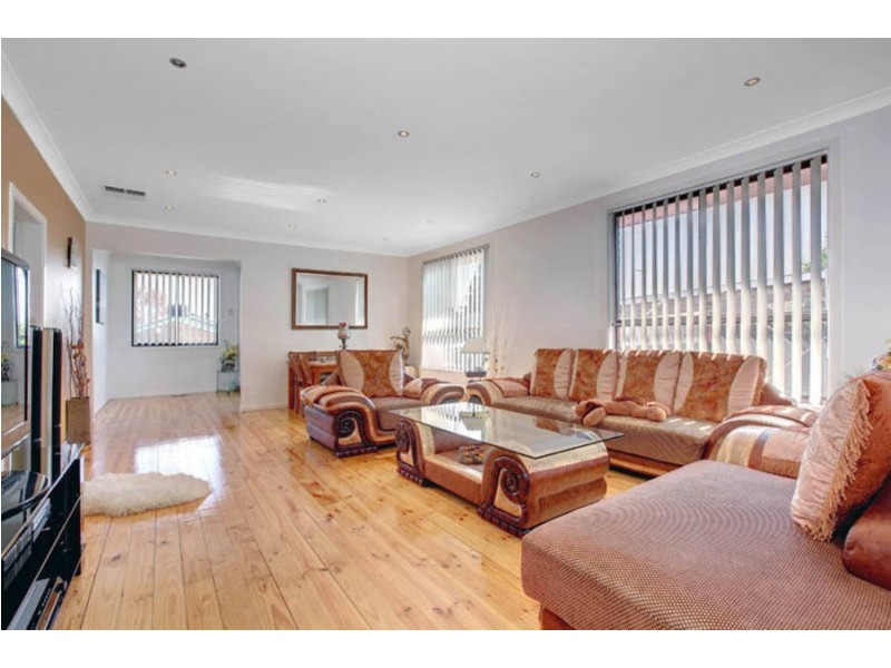 12 Expo Court, Meadow Heights VIC 3048