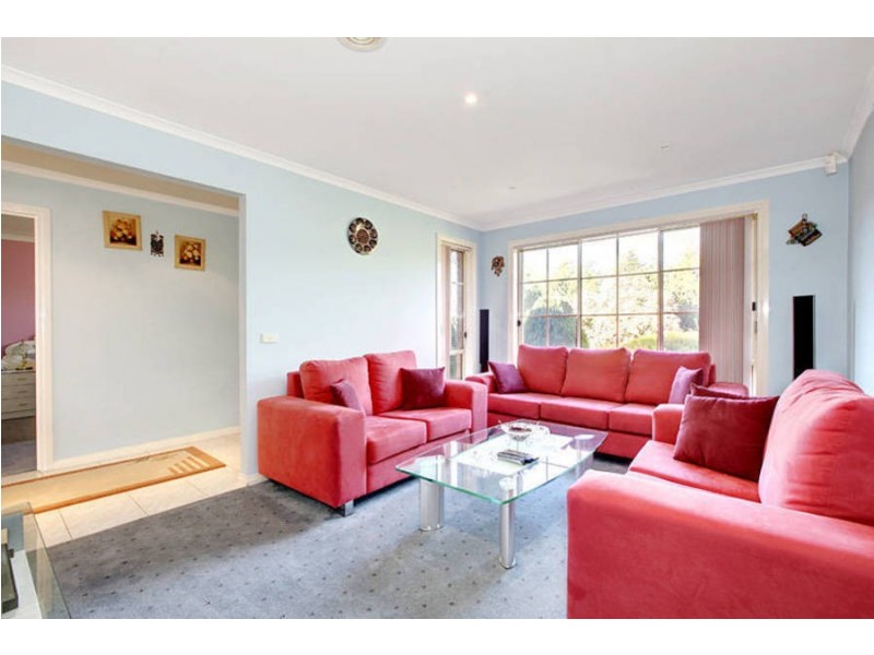 19 Golden Ash Court, Meadow Heights VIC 3048