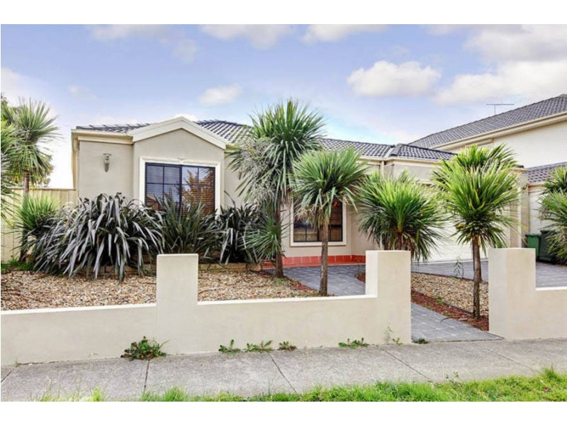16 Hayfield Road, Roxburgh Park VIC 3064