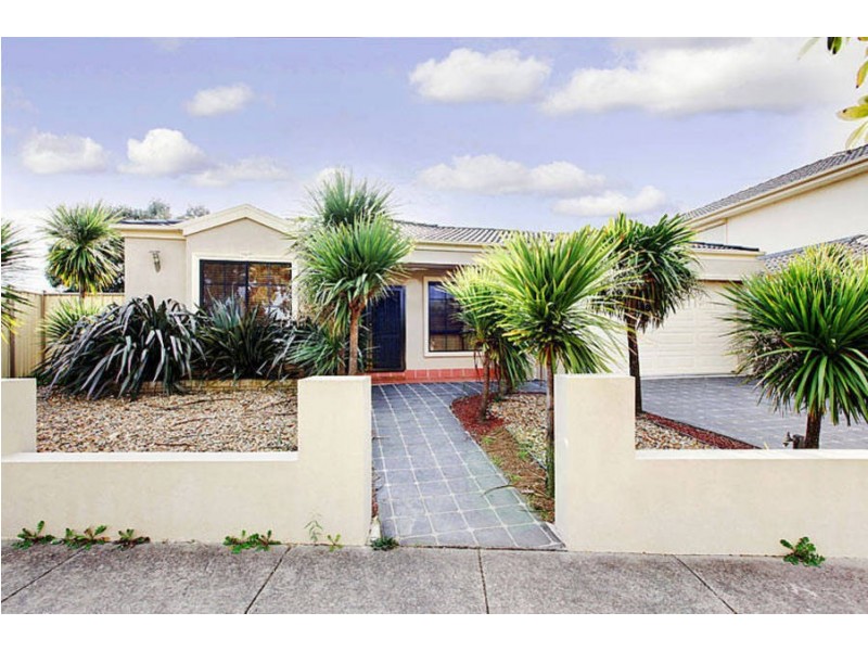 16 Hayfield Road, Roxburgh Park VIC 3064