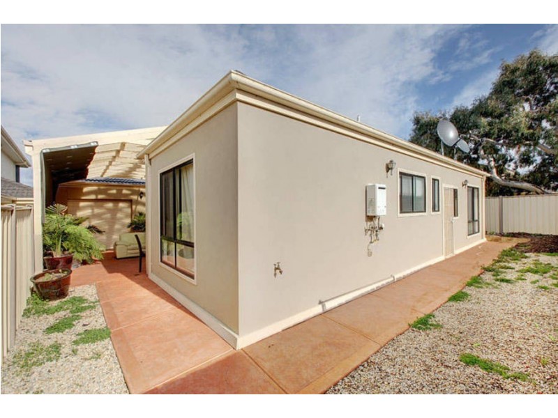 16 Hayfield Road, Roxburgh Park VIC 3064