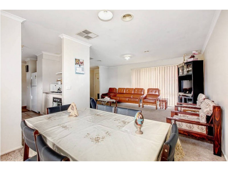 23 Thompson Crescent, Roxburgh Park VIC 3064