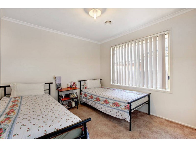 23 Thompson Crescent, Roxburgh Park VIC 3064