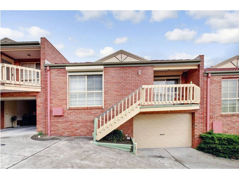 8/4 Shankland Blvd, Meadow Heights VIC 3048