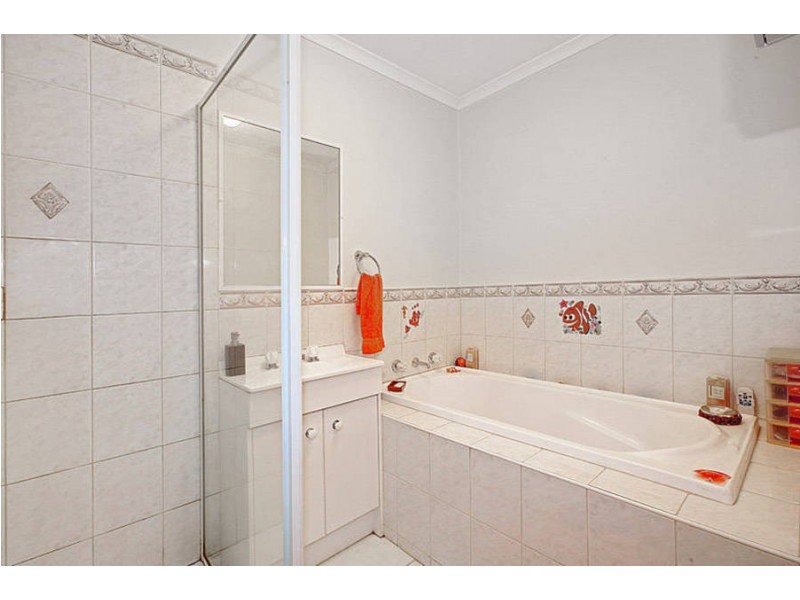 8/4 Shankland Blvd, Meadow Heights VIC 3048