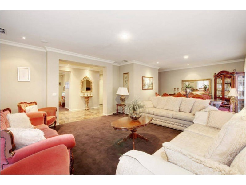 8 Castlehill Avenue, Greenvale VIC 3059