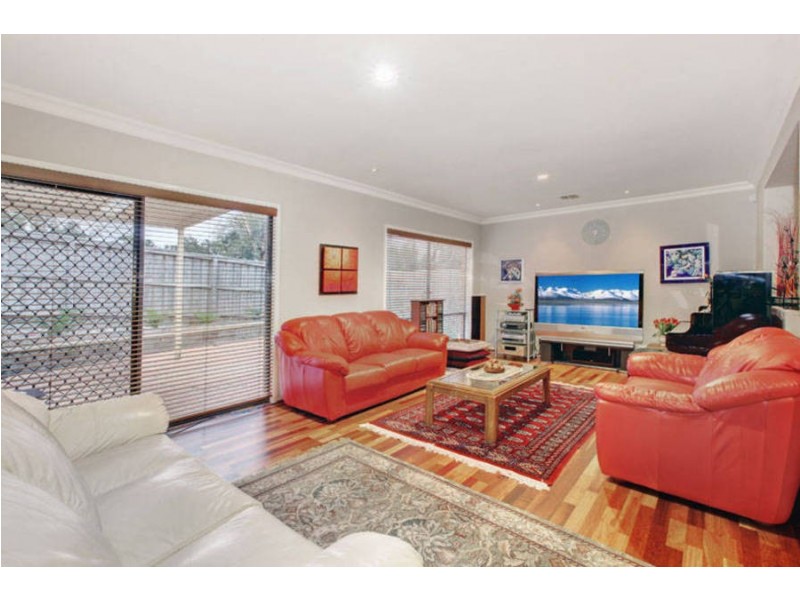 8 Castlehill Avenue, Greenvale VIC 3059
