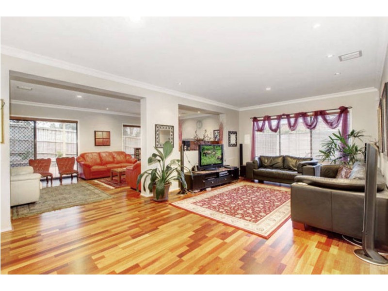 8 Castlehill Avenue, Greenvale VIC 3059