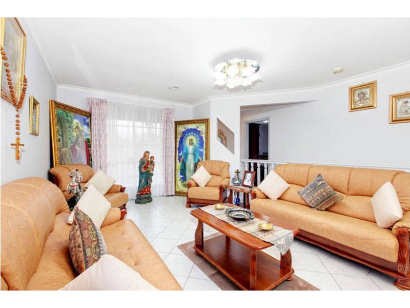 3 Wintle Close, Roxburgh Park VIC 3064