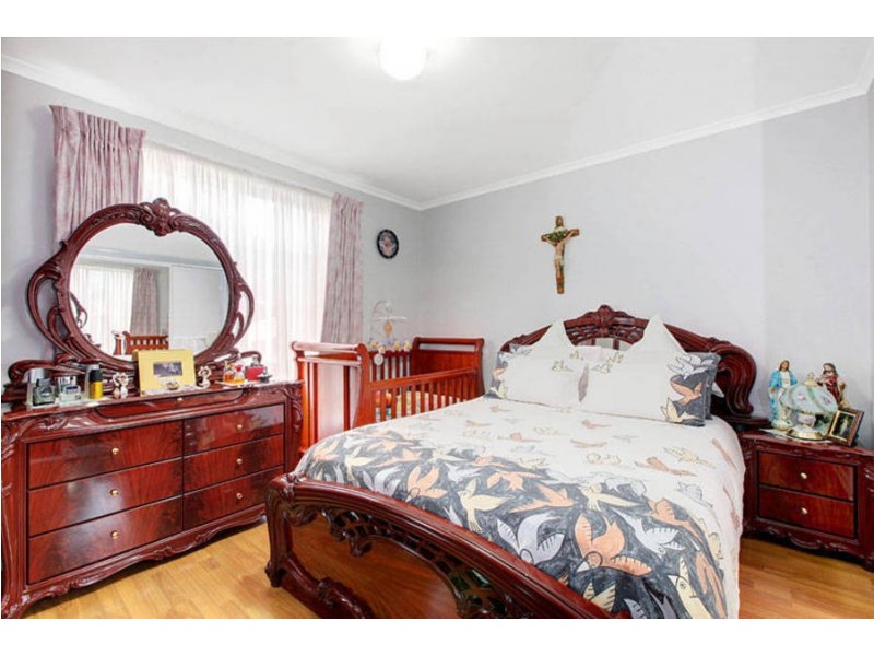 3 Wintle Close, Roxburgh Park VIC 3064