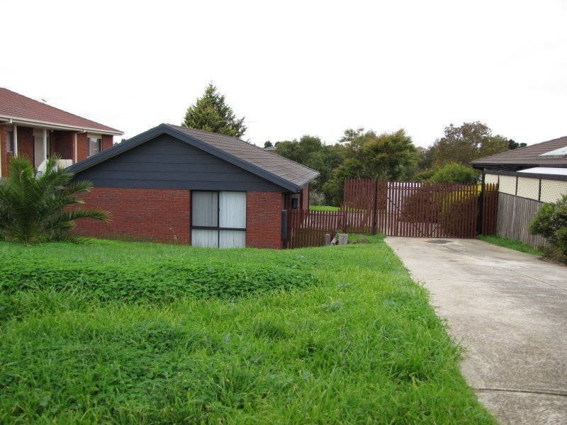 9 Cassinia Crescent, Meadow Heights VIC 3048