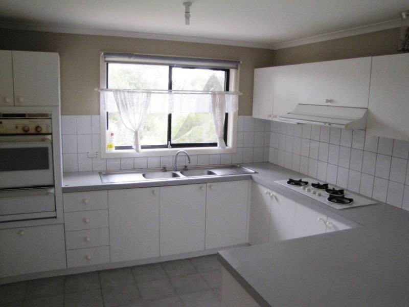 9 Cassinia Crescent, Meadow Heights VIC 3048