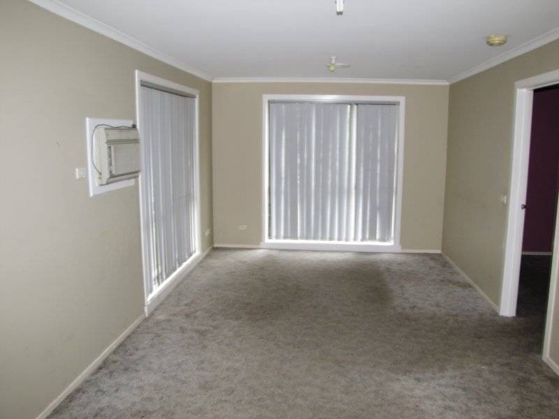 9 Cassinia Crescent, Meadow Heights VIC 3048