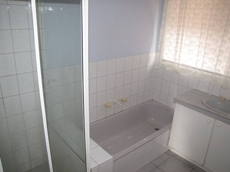 9 Cassinia Crescent, Meadow Heights VIC 3048