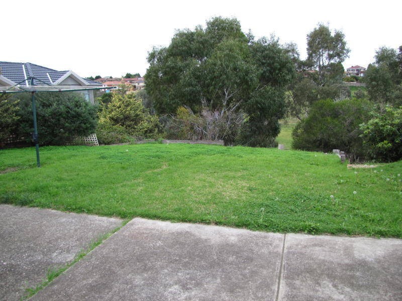 9 Cassinia Crescent, Meadow Heights VIC 3048