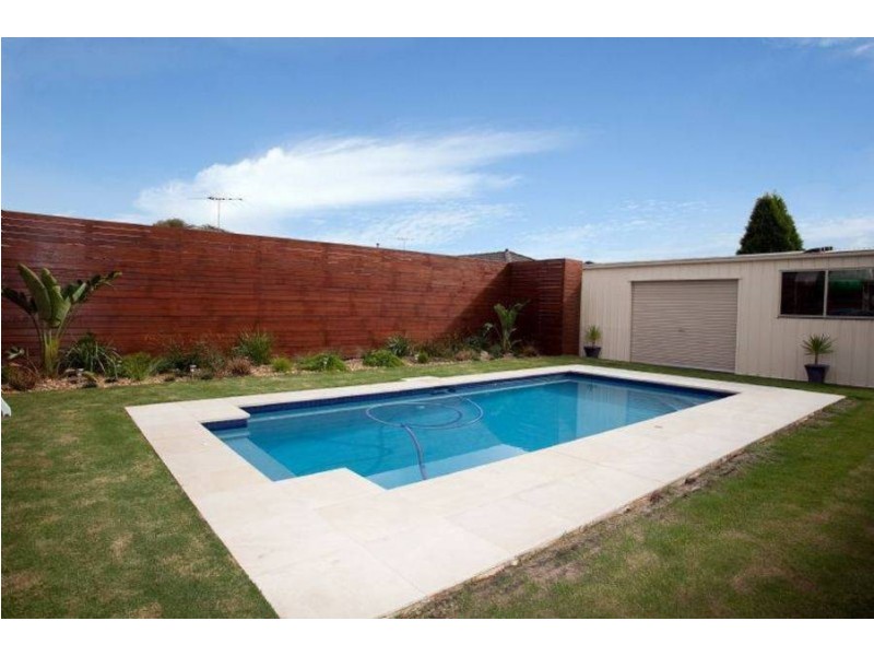 10 Armstrong Court, Roxburgh Park VIC 3064