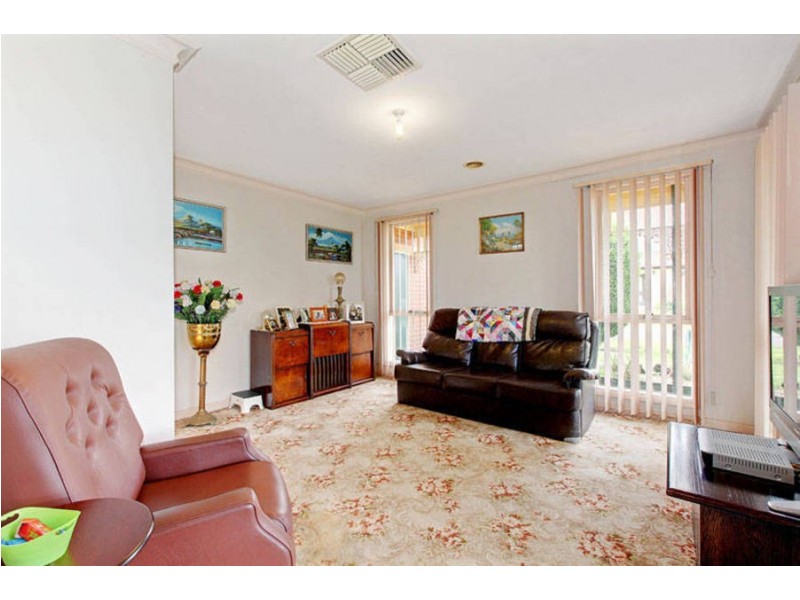 46 Stainsby Crescent, Roxburgh Park VIC 3064