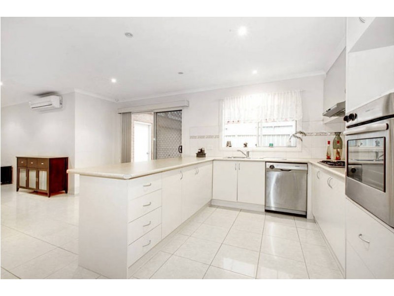 12 Mosman Way, Craigieburn VIC 3064