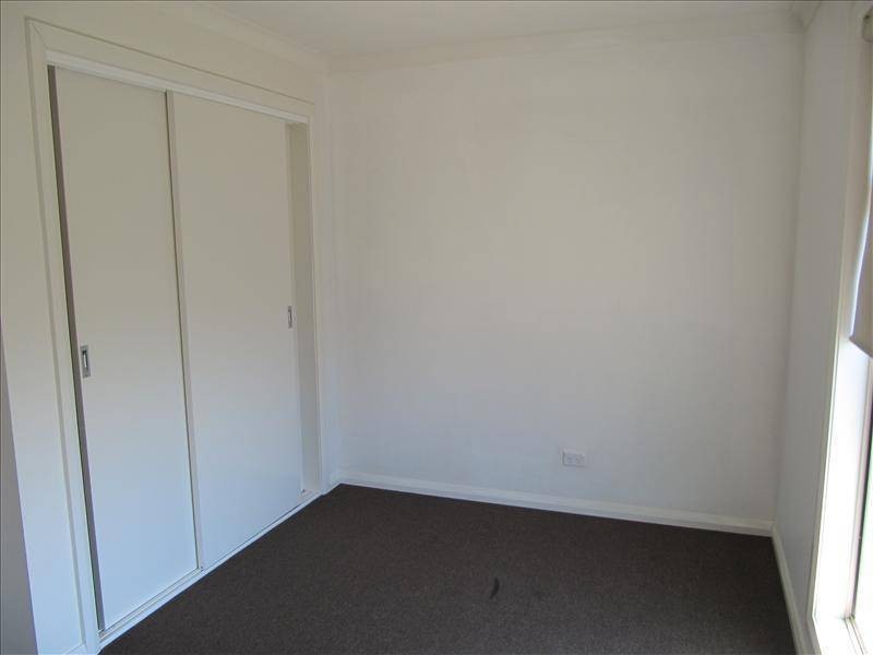 1/11 Dutton Court, Meadow Heights VIC 3048