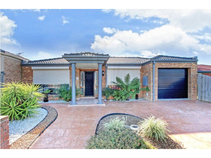 12 Madeira Court, Roxburgh Park VIC 3064