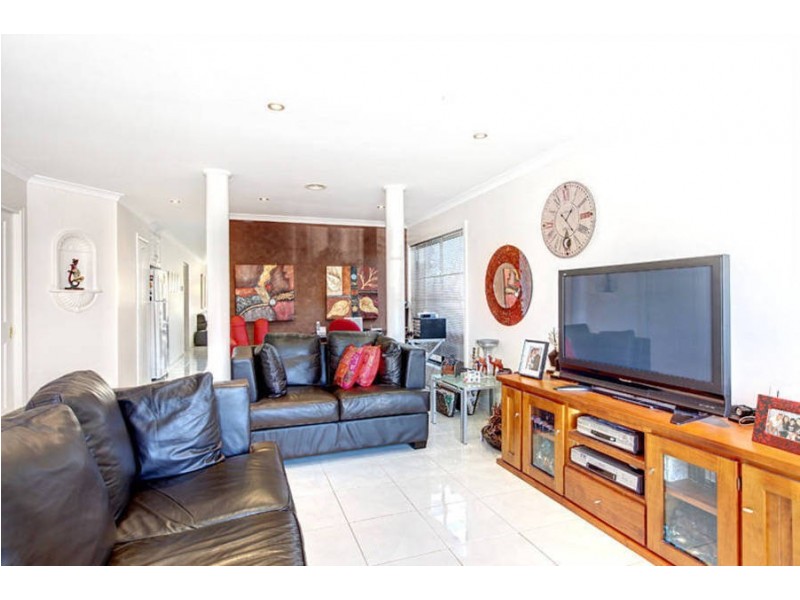 12 Madeira Court, Roxburgh Park VIC 3064