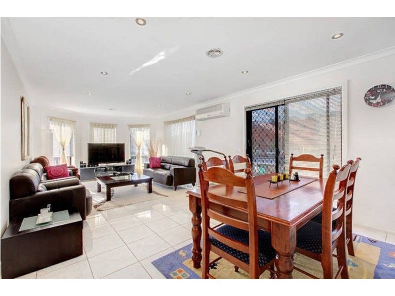 12 Madeira Court, Roxburgh Park VIC 3064