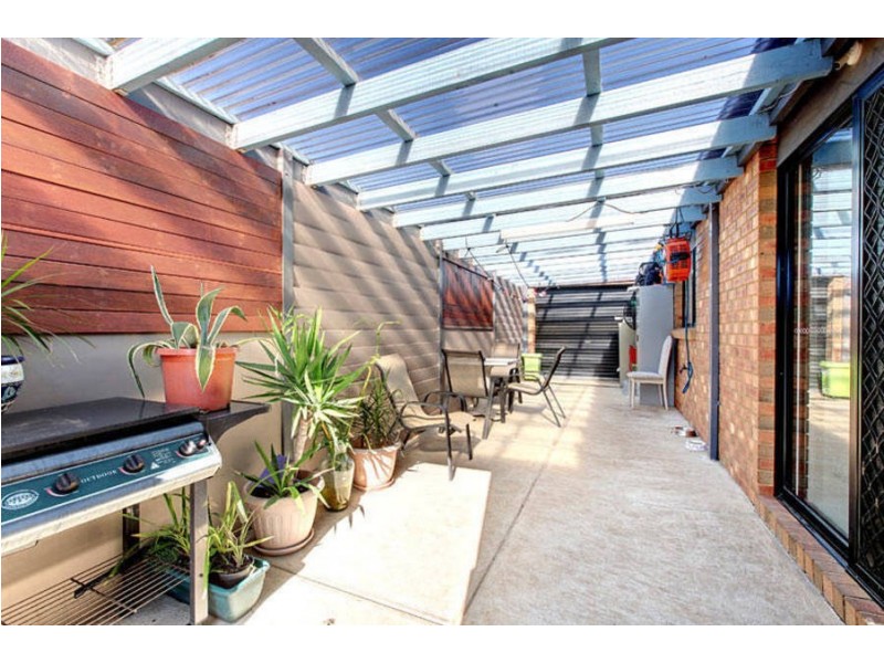 12 Madeira Court, Roxburgh Park VIC 3064