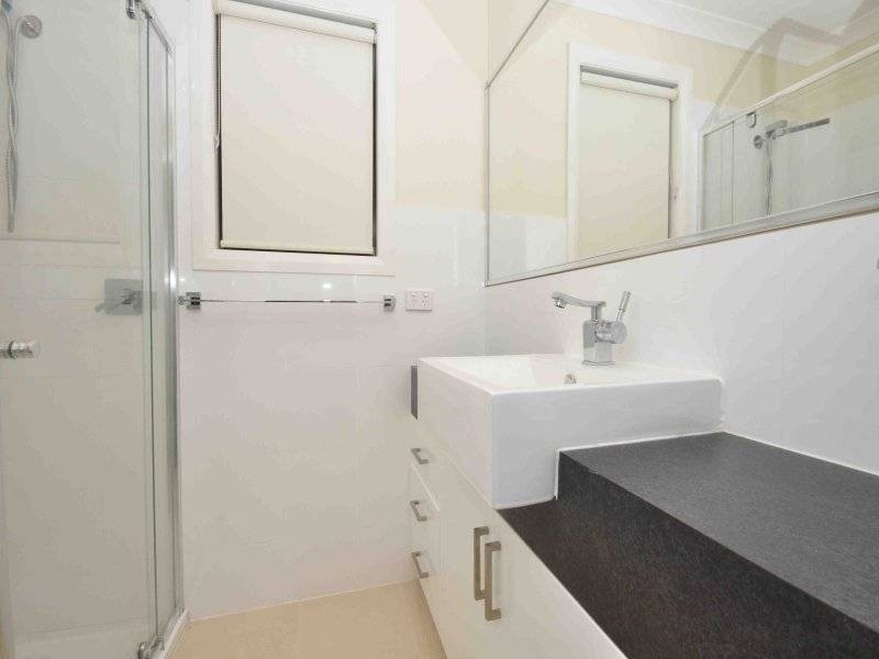 15 Clarendon Avenue, Craigieburn VIC 3064