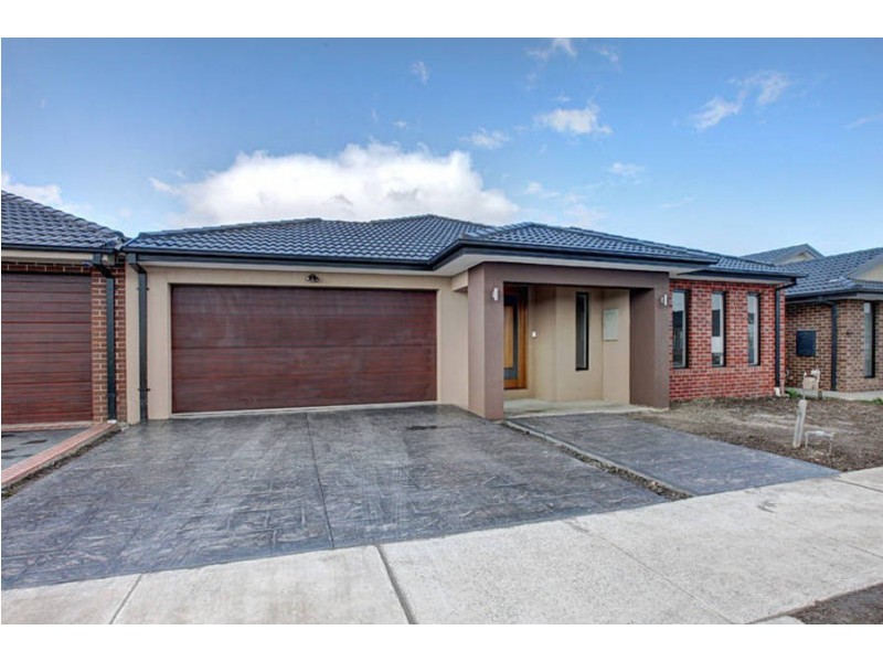 14 Westbury Park Way, Roxburgh Park VIC 3064