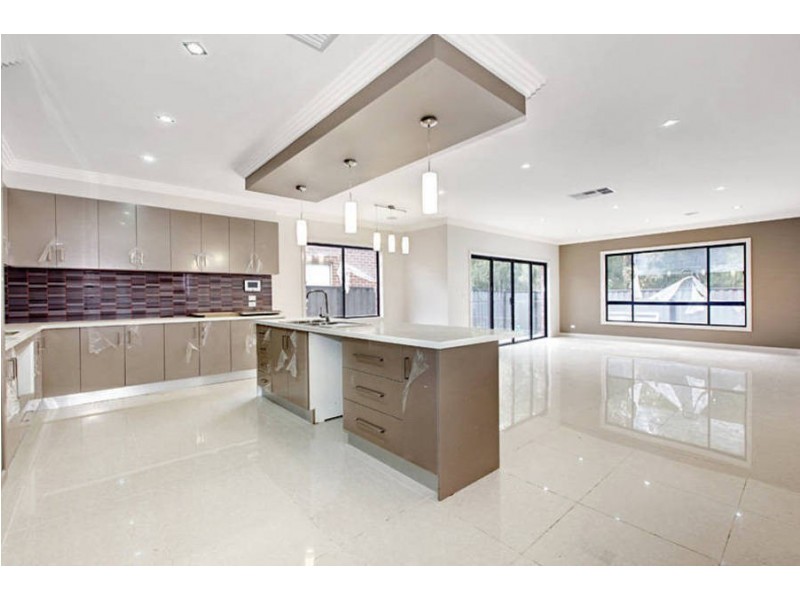 14 Westbury Park Way, Roxburgh Park VIC 3064