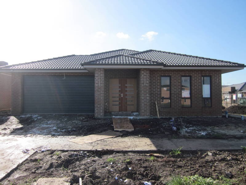 14 Thoresby Circuit, Craigieburn VIC 3064