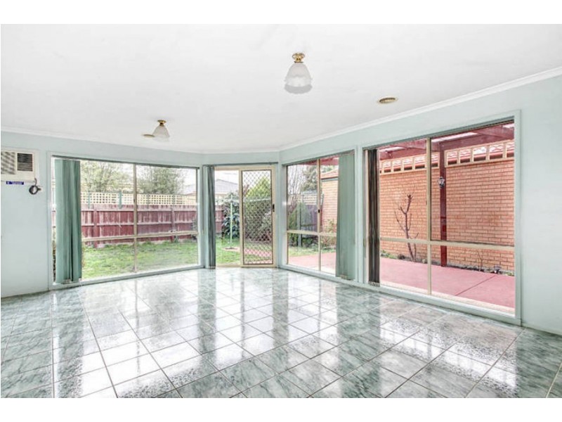 13 Sherwin Place, Roxburgh Park VIC 3064