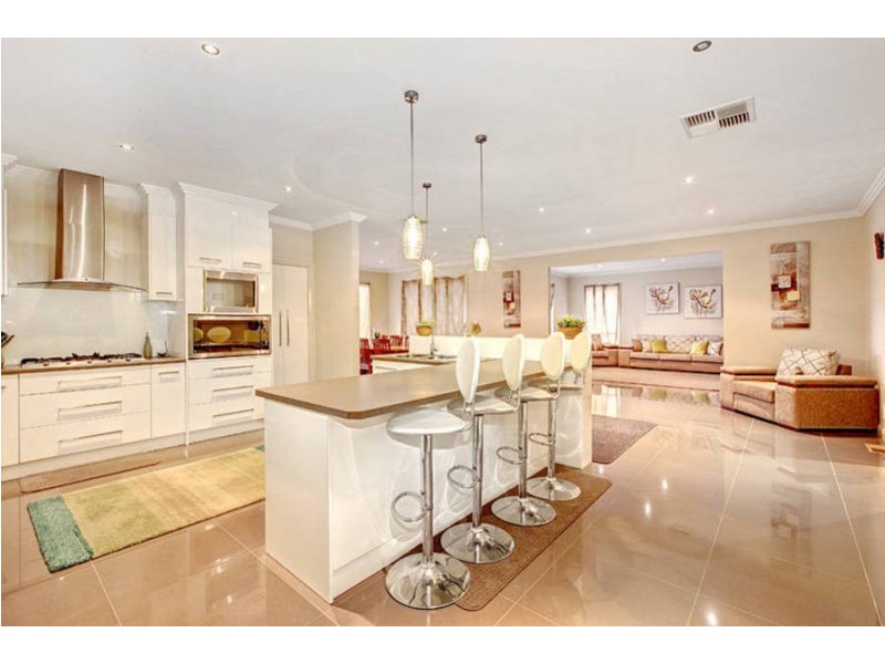 17 Galloway Court, Greenvale VIC 3059