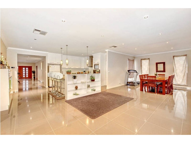 17 Galloway Court, Greenvale VIC 3059