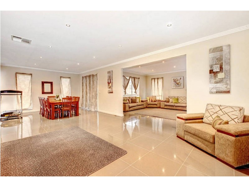 17 Galloway Court, Greenvale VIC 3059