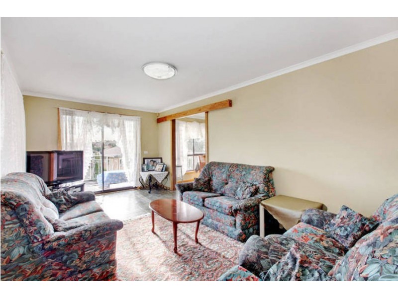 22 Nicholson Crescent, Meadow Heights VIC 3048