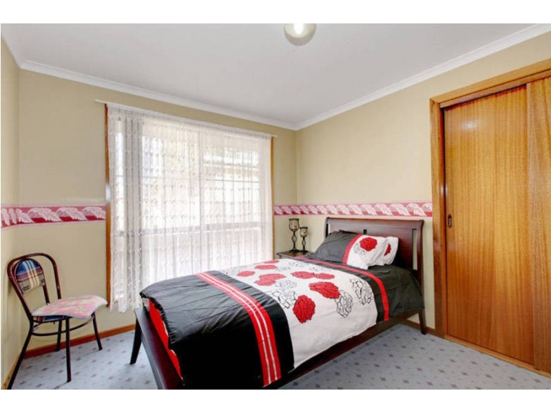 22 Nicholson Crescent, Meadow Heights VIC 3048