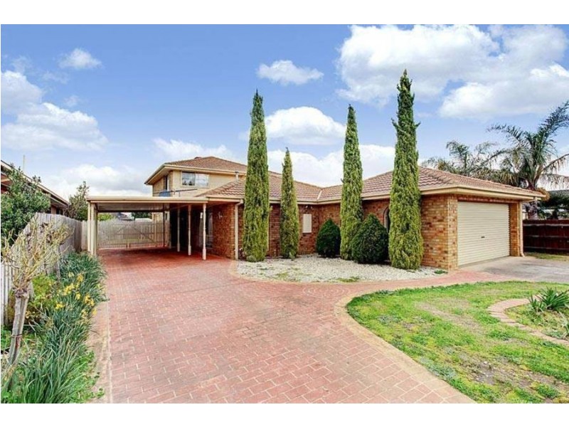 24 Rearden Crescent, Roxburgh Park VIC 3064